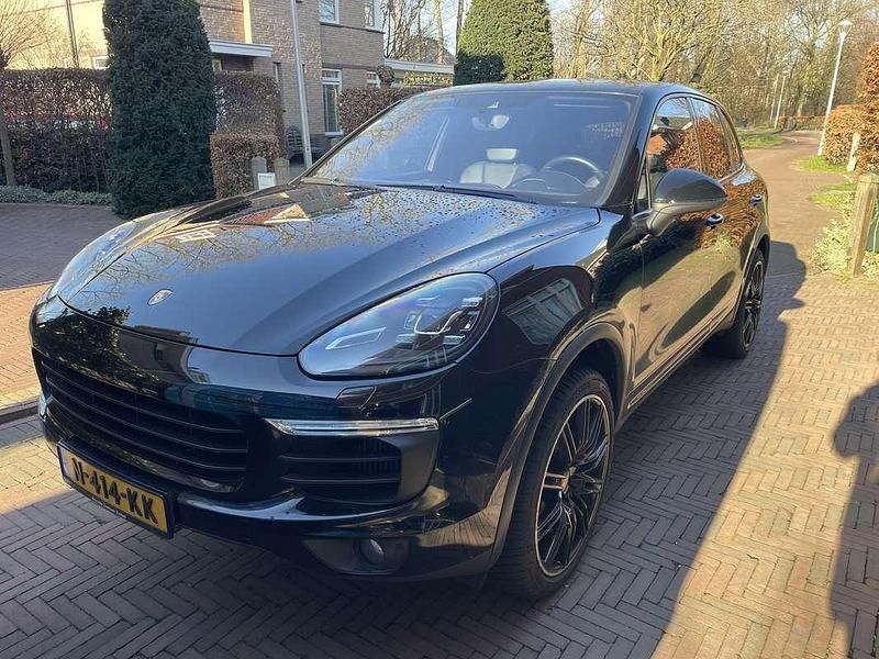 Zwart Gebruikt 2014 Porsche Cayenne S SUV | € 30.900 - Afbeelding 1/4