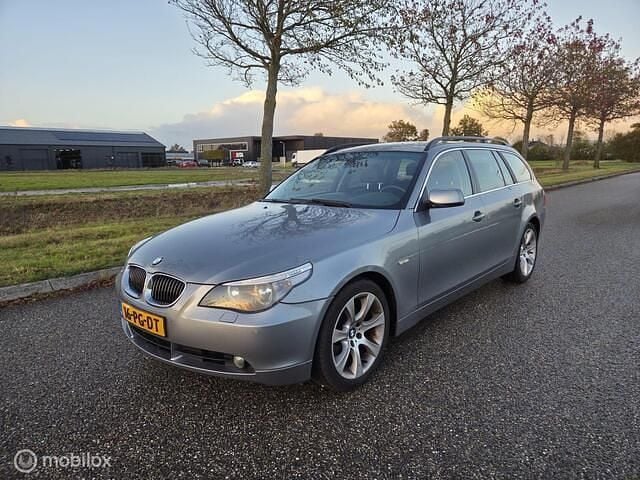 Grijs Gebruikt 2004 BMW 525 Executive Stationwagen | € 2.750 (Goede deal) - Afbeelding 1/4