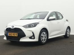 Wit Gebruikt 2024 Toyota Yaris Active Hatchback | € 22.945 (Eerlijke prijs) - Afbeelding 1/3