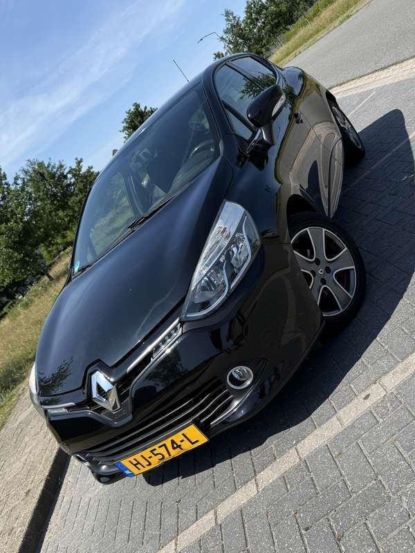 Zwart Gebruikt 2015 Renault Clio IV Night&Day Hatchback | € 7.490 (Duur) - Afbeelding 1/4