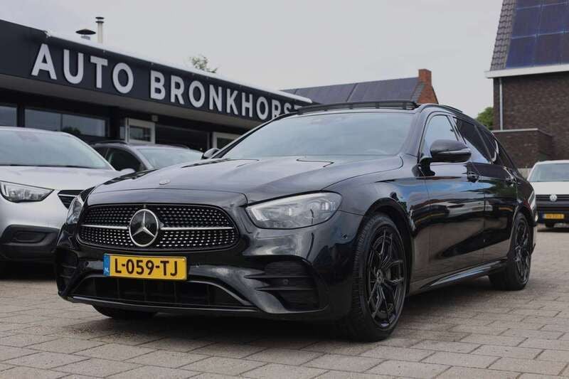 Zwart Gebruikt 2020 Mercedes E300 AMG line Stationwagen | € 34.950 (Super prijs) - Afbeelding 1/4