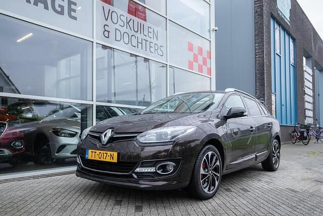 Bruin (metallic) Occasion 2014 Renault Mégane GrandTour Bose Edition Stationwagen | € 9.753 - Afbeelding 1/4
