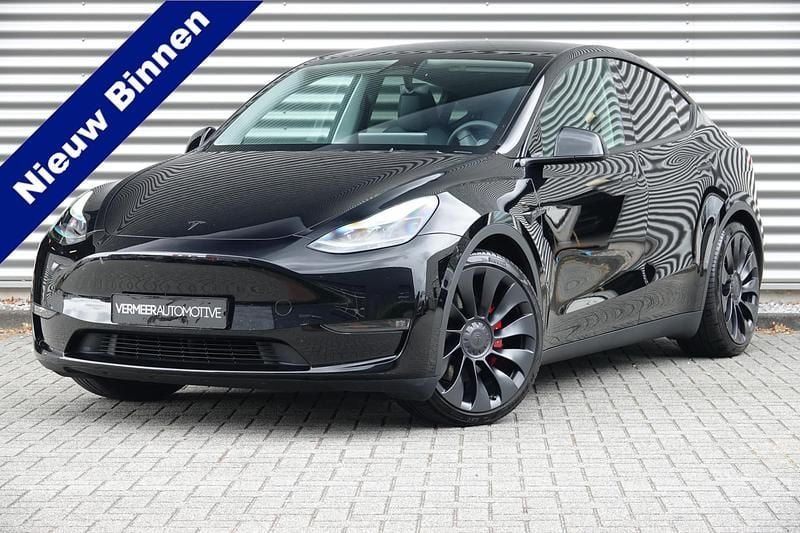 Zwart Gebruikt 2024 Tesla Model Y Performance SUV | € 44.900 (Eerlijke prijs) - Afbeelding 1/4