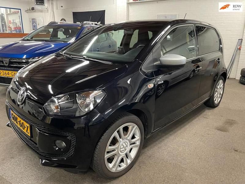 Zwart Gebruikt 2015 VW up! CLUB Hatchback | € 7.750 (Goede deal) - Afbeelding 1/4