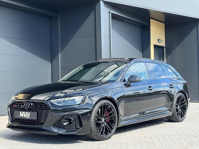 Zwart, metallic lak Gebruikt 2020 Audi RS4 S-Line Stationwagen | € 69.950 - Afbeelding 1/4