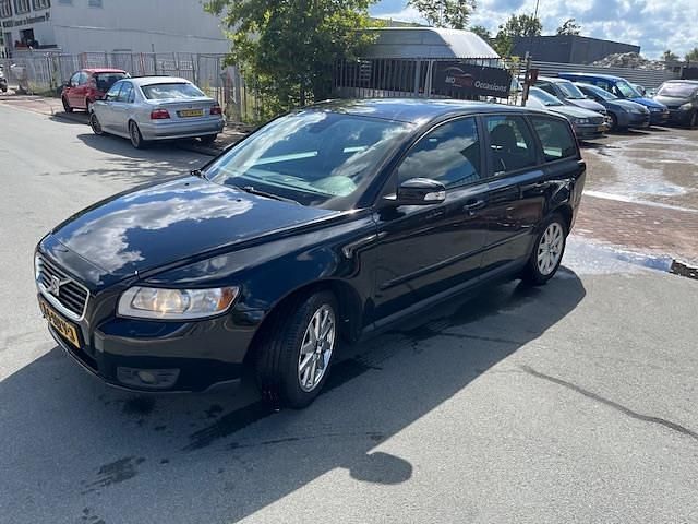 Zwart Gebruikt 2009 Volvo V50 Stationwagen | € 1.650 (Iets duurder) - Afbeelding 1/4