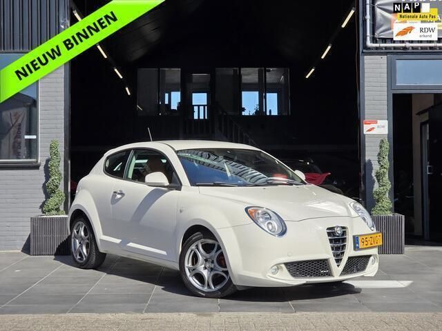 Wit Gebruikt 2013 Alfa Romeo MiTo Distinctive Hatchback | € 5.994 (Eerlijke prijs) - Afbeelding 1/4