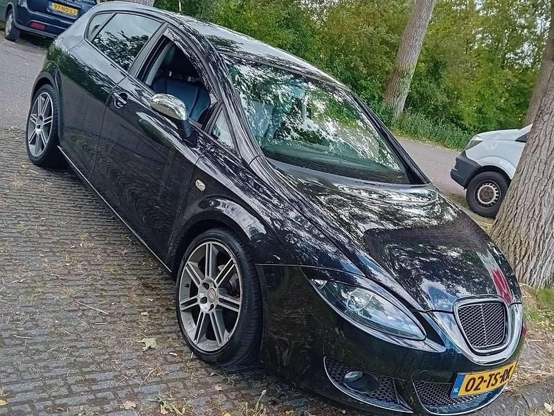 Zwart Gebruikt 2007 Seat Leon Stylance Hatchback | € 1.200 (Super prijs) - Afbeelding 1/4