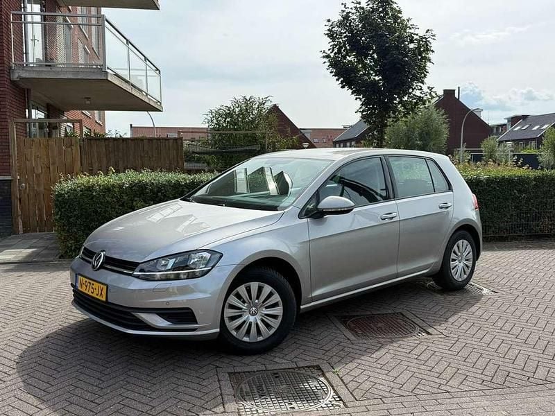 Zilver Gebruikt 2019 VW Golf VII Trendline Hatchback | € 14.995 (Eerlijke prijs) - Afbeelding 1/4