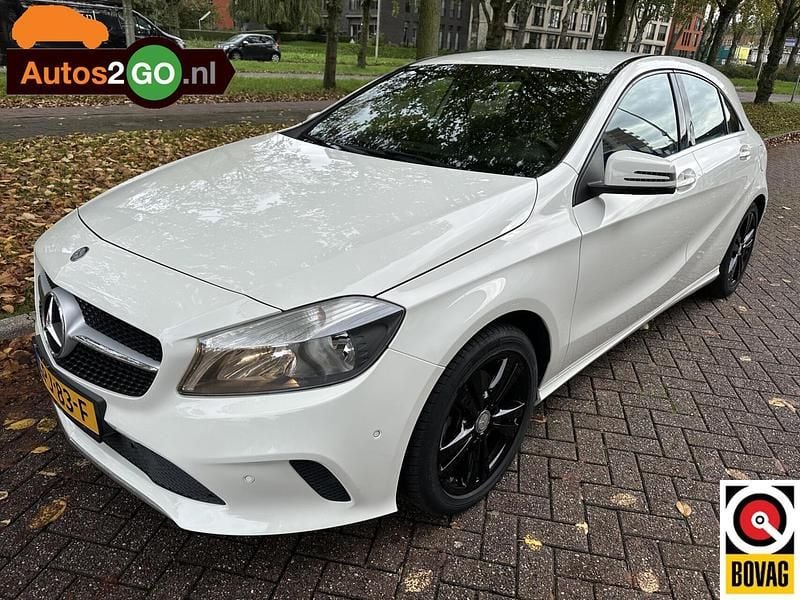 Wit Gebruikt 2016 Mercedes A180 AMG line Hatchback | € 15.745 (Goede deal) - Afbeelding 1/4