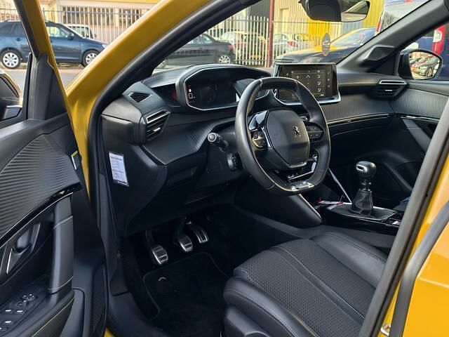 Occasion Peugeot 208 GT-line 101 PK (74 kW) 2020 Geel (metallic) Hatchback