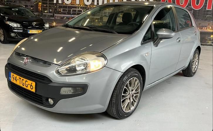 Gebruikt 2012 Fiat Punto | € 2.350 - Afbeelding 1/4
