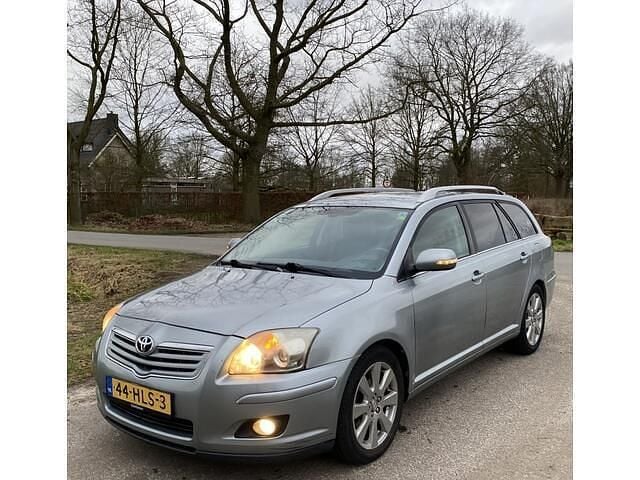 Grijs Gebruikt 2009 Toyota Avensis Luna Stationwagen | € 1.950 (Super prijs) - Afbeelding 1/4
