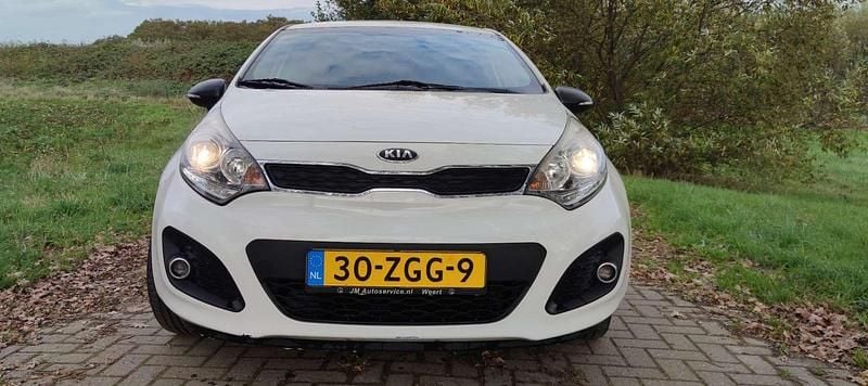 Wit Gebruikt 2012 Kia Rio MPV | € 3.250 (Iets duurder) - Afbeelding 1/4