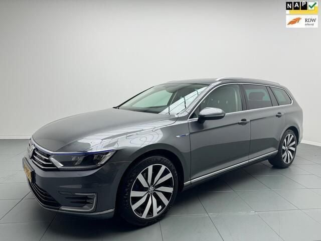 Grijs Gebruikt 2015 VW Passat Highline Stationwagen | € 15.450 (Eerlijke prijs) - Afbeelding 1/4