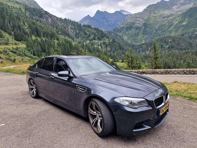 Grijs Gebruikt 2013 BMW M5 Sedan | € 30.999 (Iets duurder) - Afbeelding 1/4