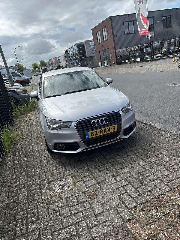 Grijs Gebruikt 2010 Audi A1 Hatchback | € 4.500 (Eerlijke prijs) - Afbeelding 1/4