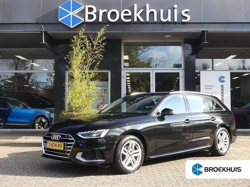 Zwart Gebruikt 2023 Audi A4 Advanced Stationwagen | € 34.900 (Eerlijke prijs) - Afbeelding 1/4
