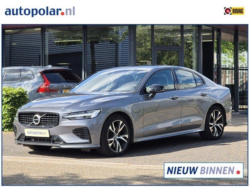 Grijs Gebruikt 2020 Volvo S60 R-Design Sedan | € 27.450 (Duur) - Afbeelding 1/4