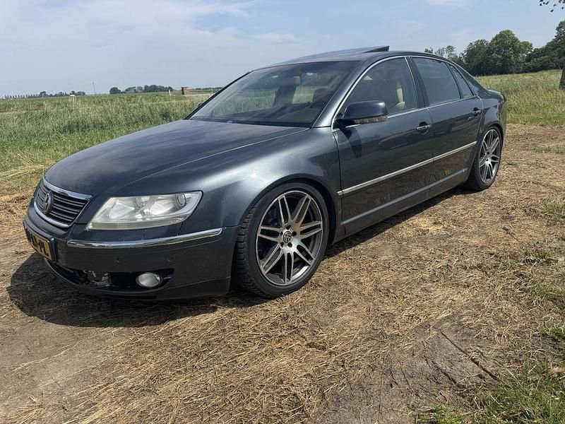 Grijs Gebruikt 2003 VW Phaeton Sedan | € 1.999 - Afbeelding 1/4