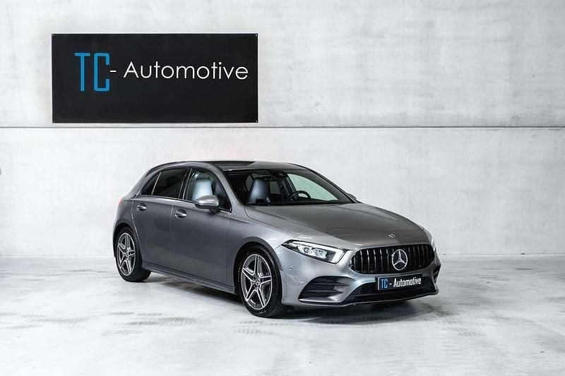 Grijs Gebruikt 2020 Mercedes A180 Business Hatchback | € 23.950 (Super prijs) - Afbeelding 1/4