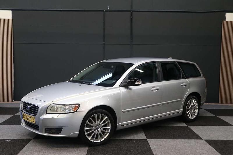 Grijs Occasion 2008 Volvo V50 Stationwagen | € 5.800 (Iets duurder) - Afbeelding 1/4