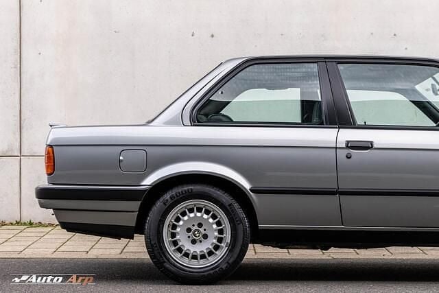 Occasion BMW 318 113 PK (83 kW) 1988 Zilver Coupé