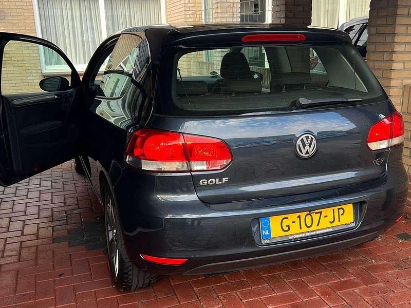 Zwart Gebruikt 2009 VW Golf VI Sportline Hatchback | € 3.950 (Goede deal) - Afbeelding 1/4