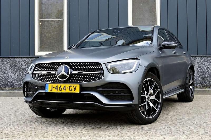 Grijs Gebruikt 2020 Mercedes GLC200 AMG Line Premium Plus SUV | € 46.950 (Duur) - Afbeelding 1/4