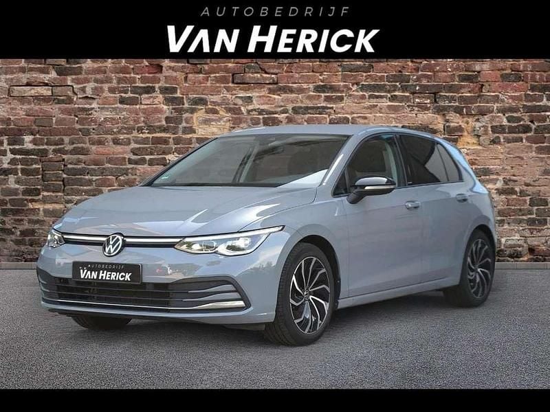 Grijs Gebruikt 2021 VW Golf VIII Active Hatchback | € 22.445 (Goede deal) - Afbeelding 1/4