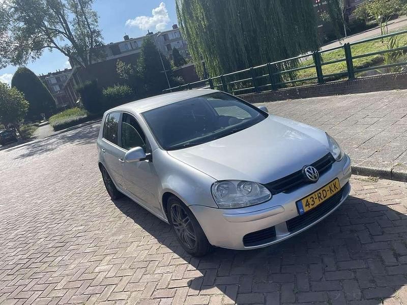 Grijs Gebruikt 2005 VW Golf IV Hatchback | € 2.100 (Eerlijke prijs) - Afbeelding 1/4