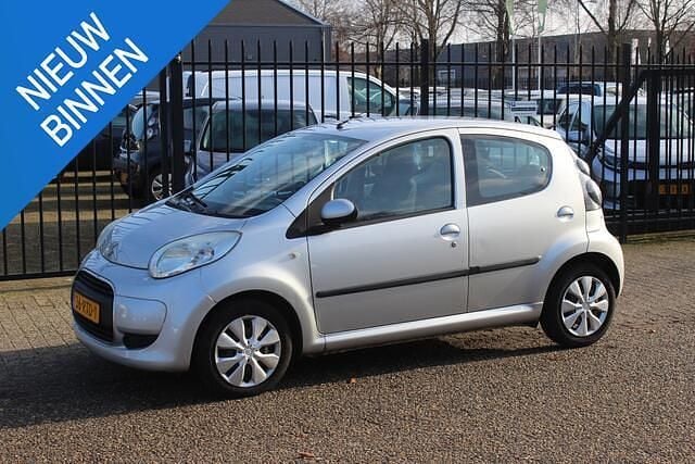 Grijs Occasion 2011 Citroën C1 SELECTION Hatchback | € 1.400 (Goede deal) - Afbeelding 1/4