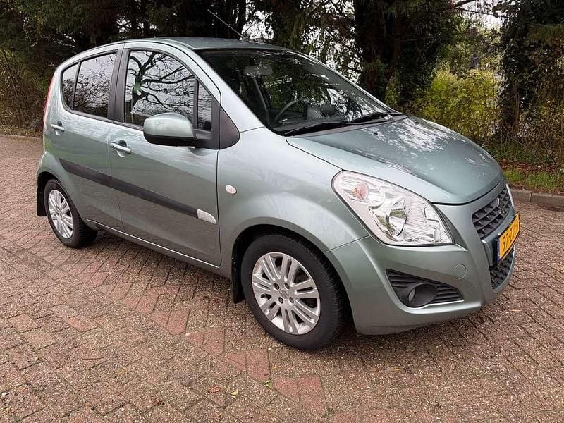 Groen Gebruikt 2013 Suzuki Splash Exclusive Hatchback | € 5.850 (Eerlijke prijs) - Afbeelding 1/4