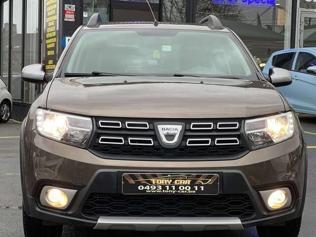 Bruin Gebruikt 2017 Dacia Sandero Stepway Hatchback | € 11.499 (Iets duurder) - Afbeelding 1/4
