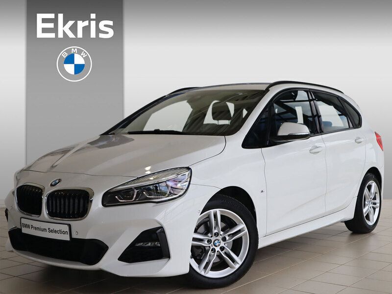 Wit Gebruikt 2019 BMW 218 Executive Stationwagen | € 25.900 (Iets duurder) - Afbeelding 1/4
