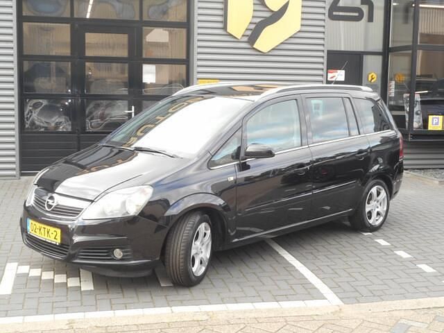 Zwart Gebruikt 2006 Opel Zafira Enjoy MPV | € 2.250 (Goede deal) - Afbeelding 1/4