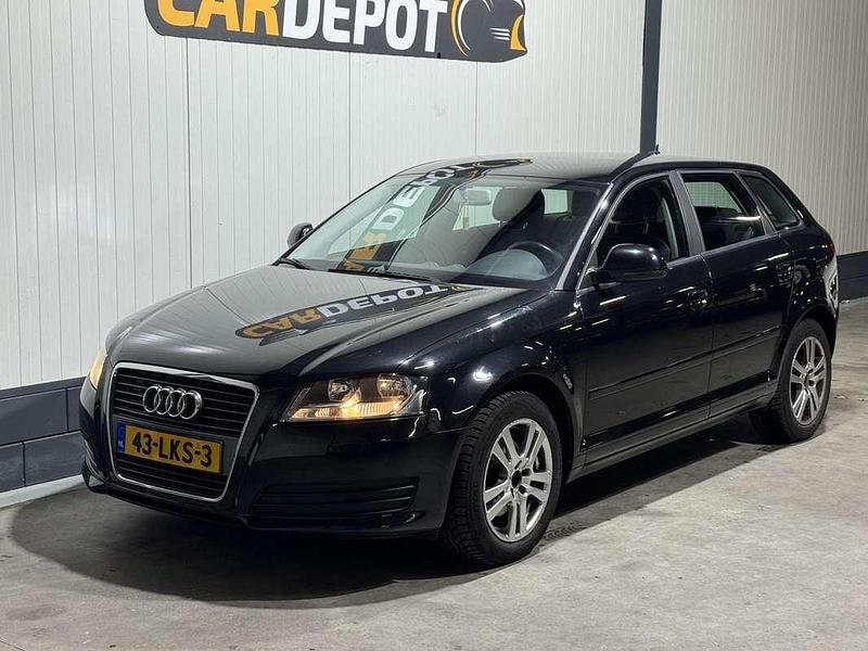 Zwart Gebruikt 2010 Audi A3 Sportback Attraction Hatchback | € 4.999 (Eerlijke prijs) - Afbeelding 1/4