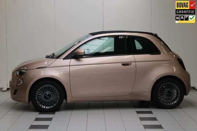 , metallic lak Gebruikt 2022 Fiat 500C Icon Cabriolet | € 20.950 (Eerlijke prijs) - Afbeelding 1/4