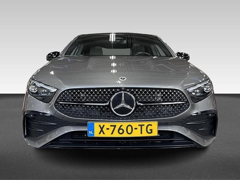 Occasion Mercedes A180 AMG line 2024 Grijs Sedan