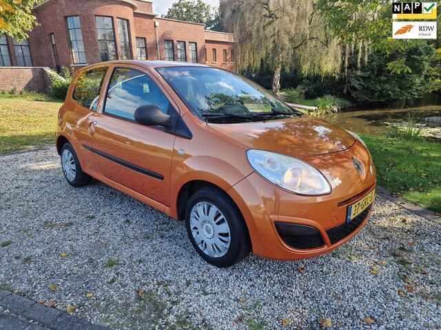 Oranje Gebruikt 2008 Renault Twingo Authentique Hatchback | € 1.799 (Eerlijke prijs) - Afbeelding 1/4