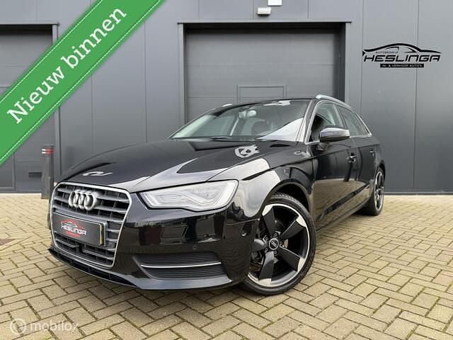 Zwart Occasion 2015 Audi A3 Sportback Ambition Hatchback | € 15.950 (Eerlijke prijs) - Afbeelding 1/4