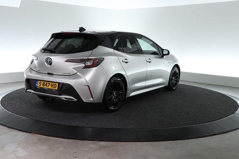 Occasion Toyota Corolla 2023 Grijs Hatchback