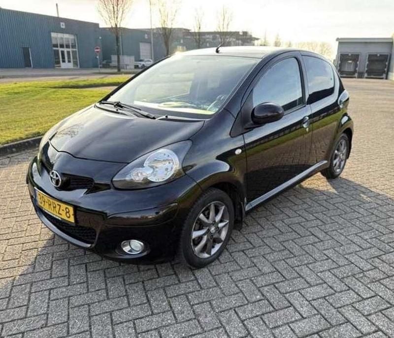 Zwart Gebruikt 2011 Toyota Aygo Hatchback | € 1.650 (Super prijs) - Afbeelding 1/4