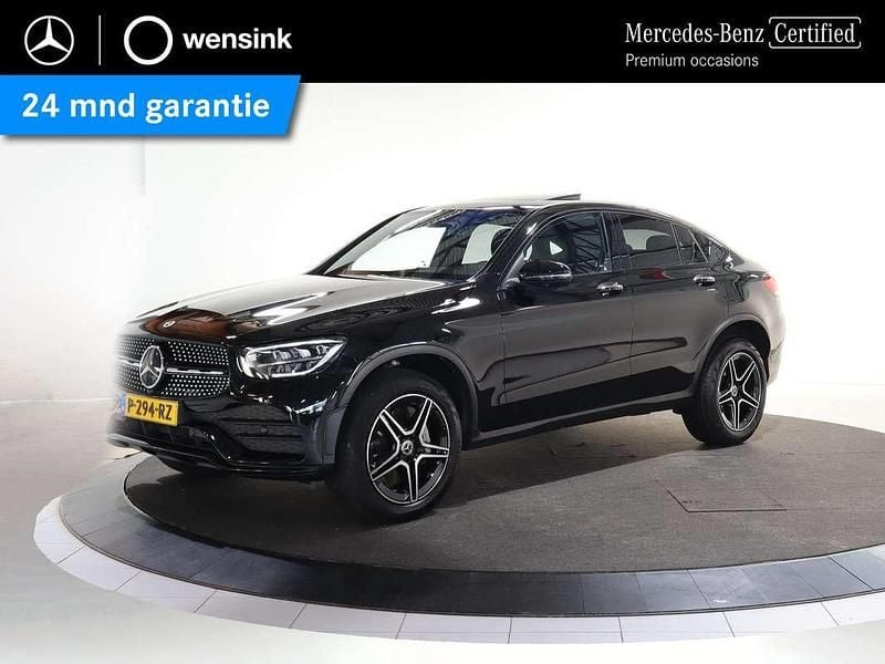 Zwart Gebruikt 2022 Mercedes GLC300e Business Coupé | € 51.850 (Iets duurder) - Afbeelding 1/4