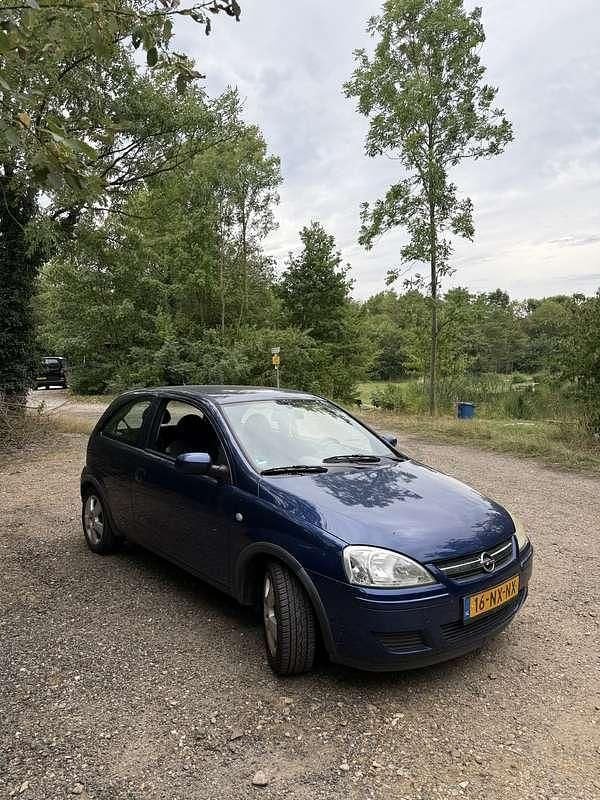 Blauw Gebruikt 2004 Opel Corsa Hatchback | € 950 (Super prijs) - Afbeelding 1/4