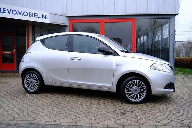 Occasion Lancia Ypsilon 80 PK (58 kW) 2014 Grijs Hatchback