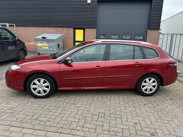 Occasion Renault Laguna III Dynamique 150 PK (110 kW) 2009 Rood (metallic) Stationwagen