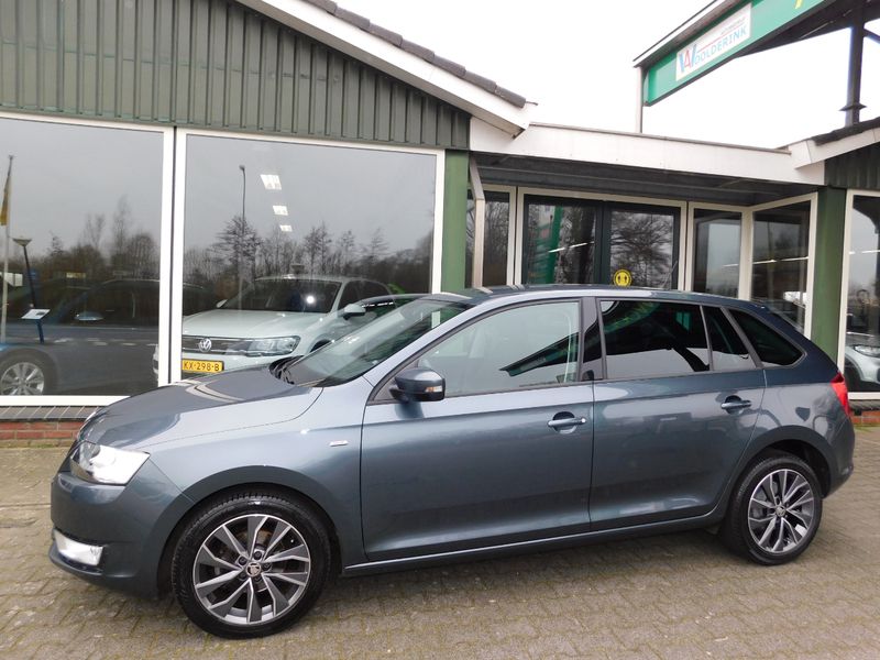 Grijs Gebruikt 2017 Skoda Rapid Hatchback | € 13.450 (Iets duurder) - Afbeelding 1/4