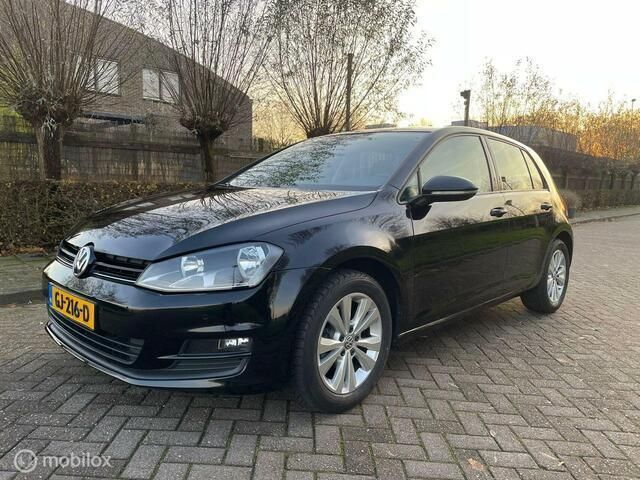 Zwart Gebruikt 2015 VW Golf VII Comfortline Hatchback | € 11.695 (Goede deal) - Afbeelding 1/4