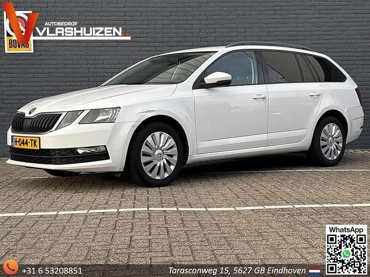 Wit Occasion 2018 Skoda Octavia Active Stationwagen | € 7.999 - Afbeelding 1/4